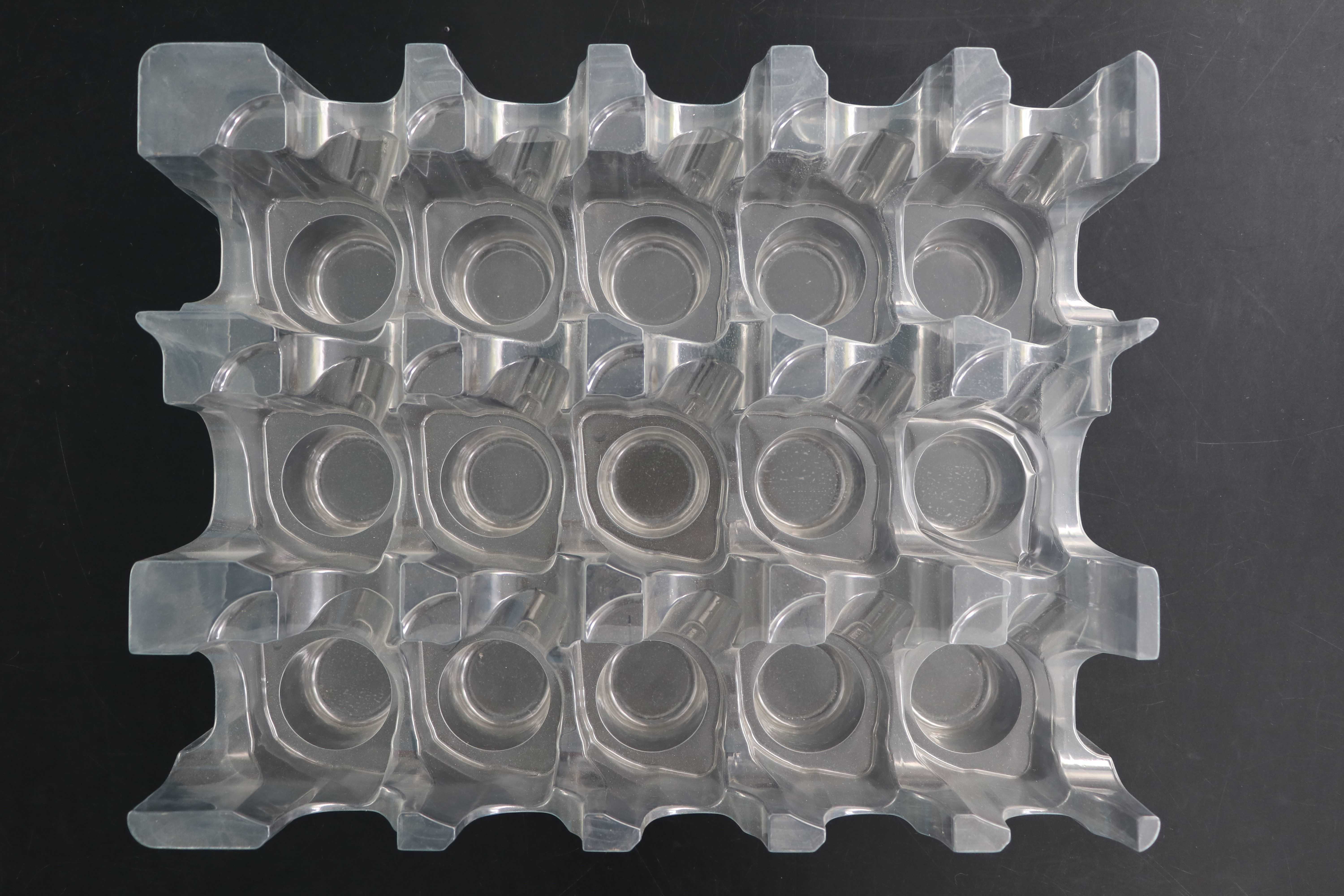 汽(qì)車零部(bù)件吸塑(su)包裝