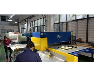 吸塑(su)車間一角(jiao)