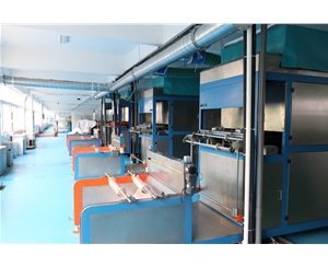 吸塑(sù)包裝生産車(che)間