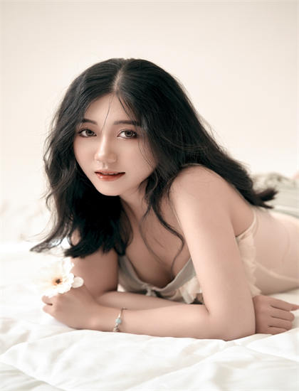 电话皇后同类型作品对比：风格差异与特色比较，网络独播